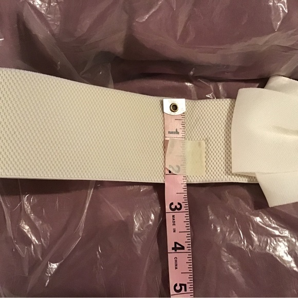3/$16.00 Elastic Bow-Tie Belt - Picture 7 of 7
